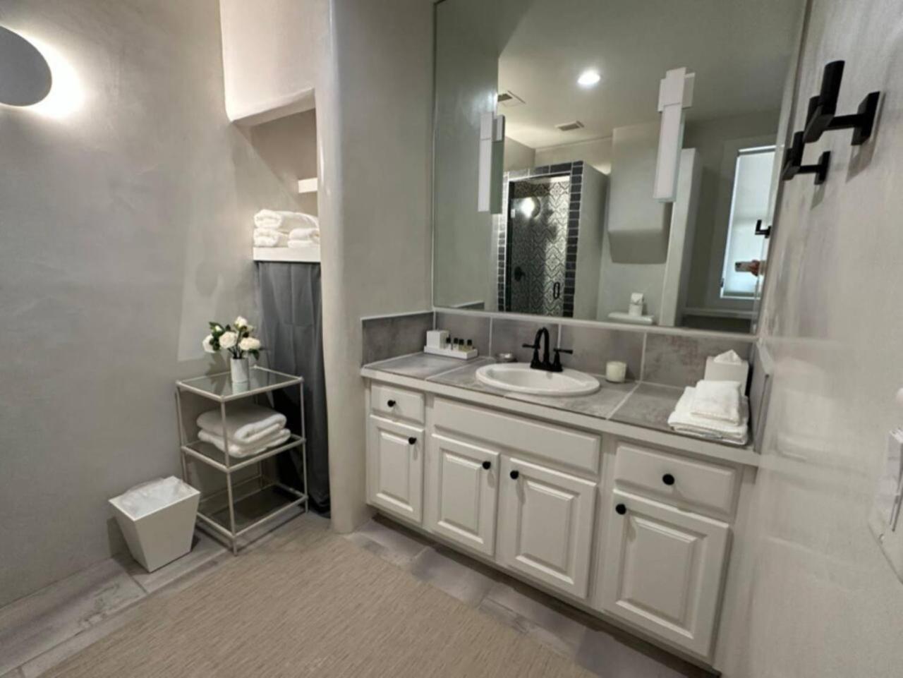 Palace Modern Residences At The Railyard - 2 Compound Holiday home Santa Fe