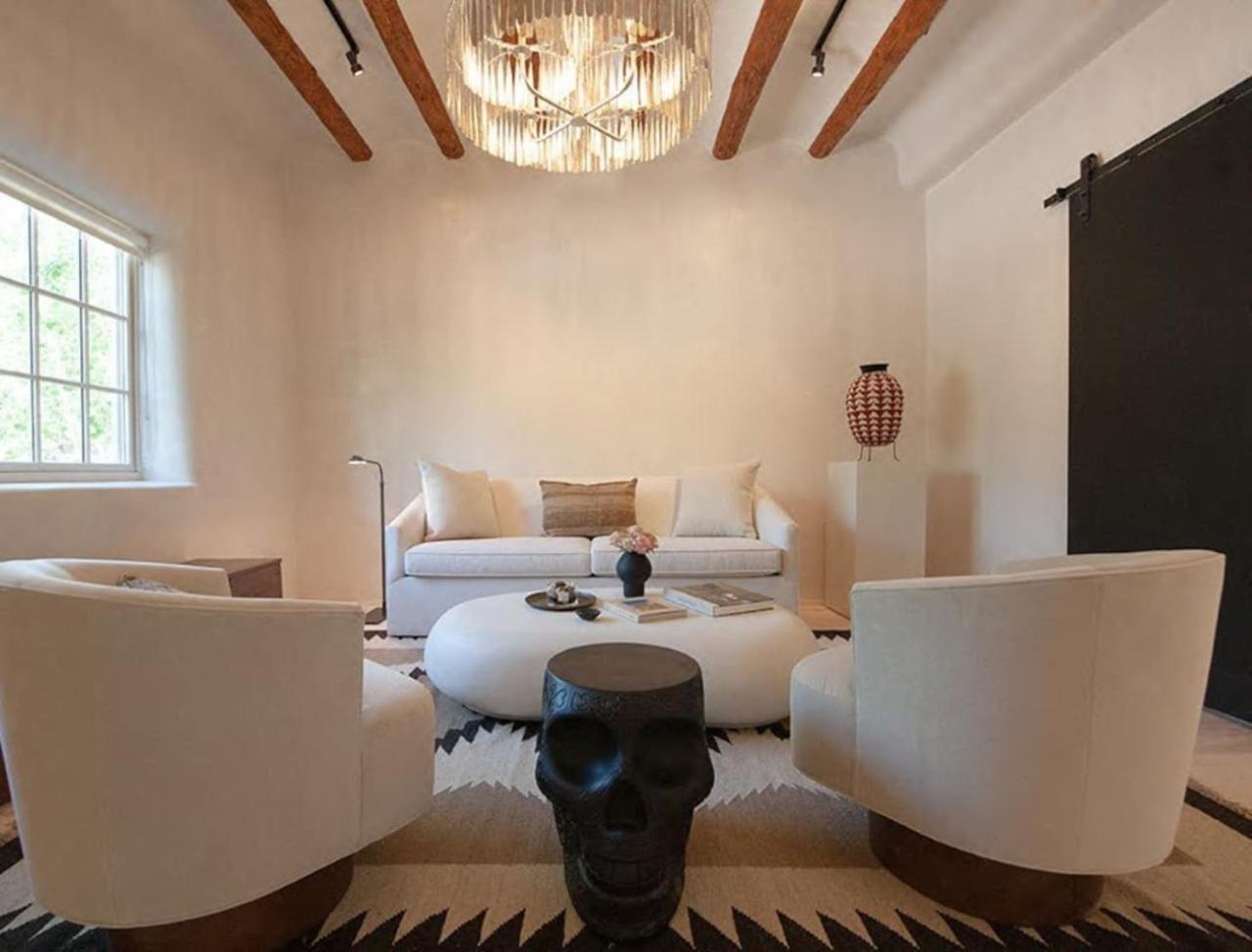 Palace Modern Residences At The Railyard - 2 Compound Holiday home *